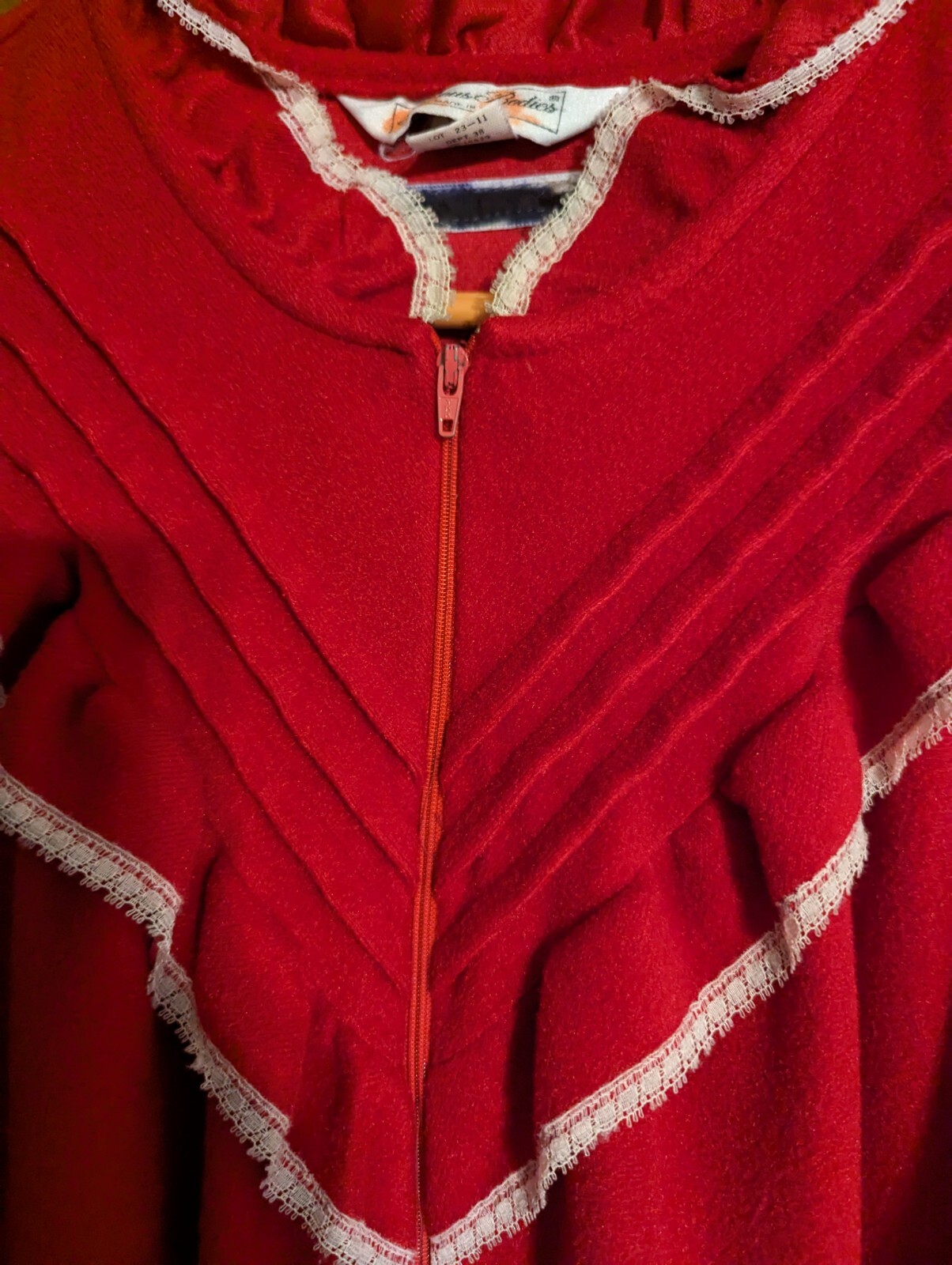 VTG Famous Bodies Women’s Large Lace Red House Robe Made In The USA