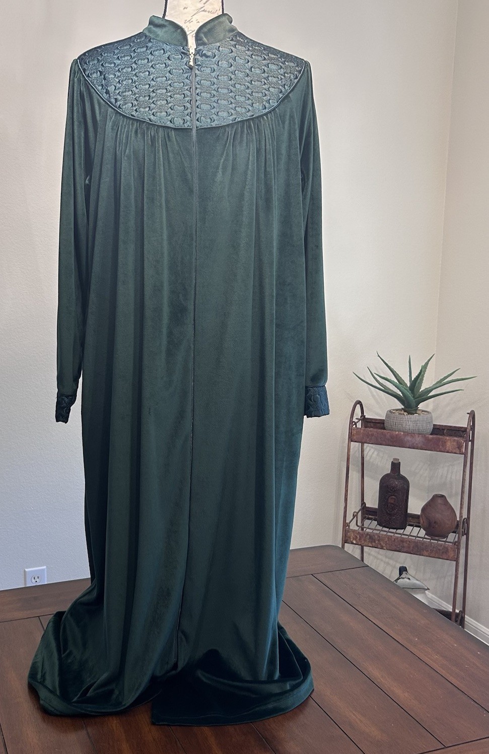 Vintage Crowntuft Zip Front Green Velour Housecoat Robe Pockets Women’s Medium
