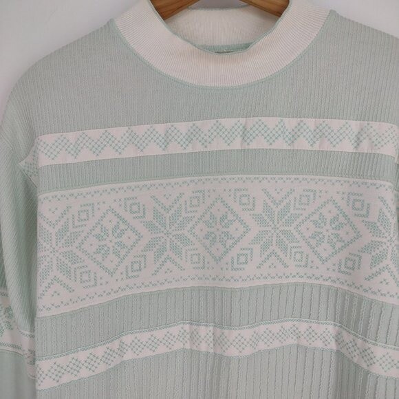 Vintage Light Green & White Winter Christmas Design Ribbed Grandma Sweatshirt