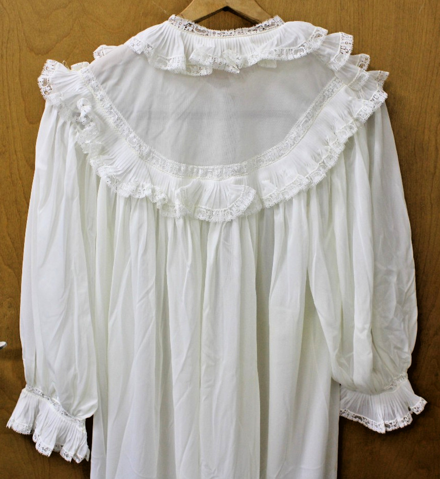 Vintage Nylon Babydoll Peignoir Robe White Lace, Small, San Souci, Pinup Trad.