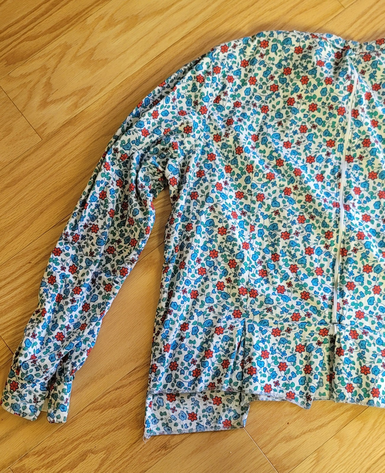 Vintage 1960’s – 1970’s Summer Floral, Long Sleeved, Hippie, Prairie Med/Lg.