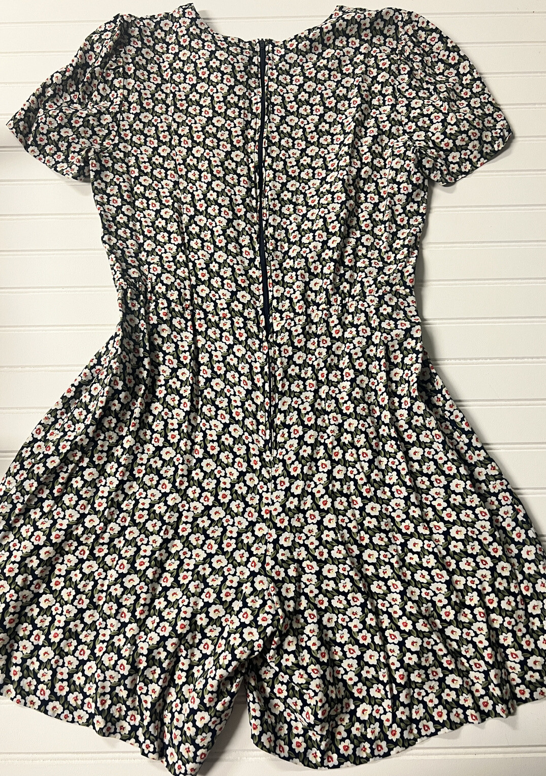 Women’s Vtg romper jumpsuit shorts floral Size medium Classic 90’s One Piece