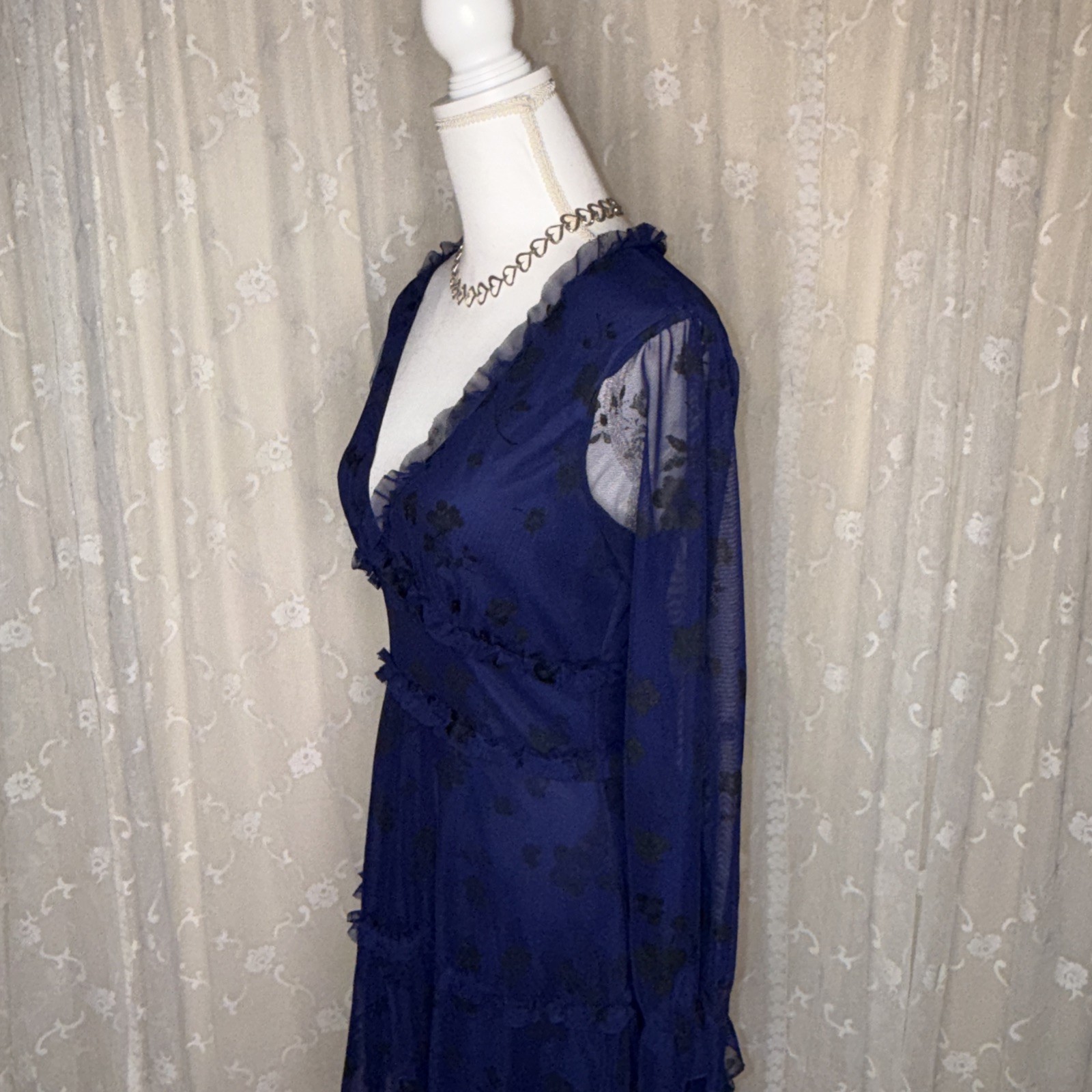Vintage B.Darlin Woman’s Blue & Black Floral Semi Sheer Lined Dress Size 5/6