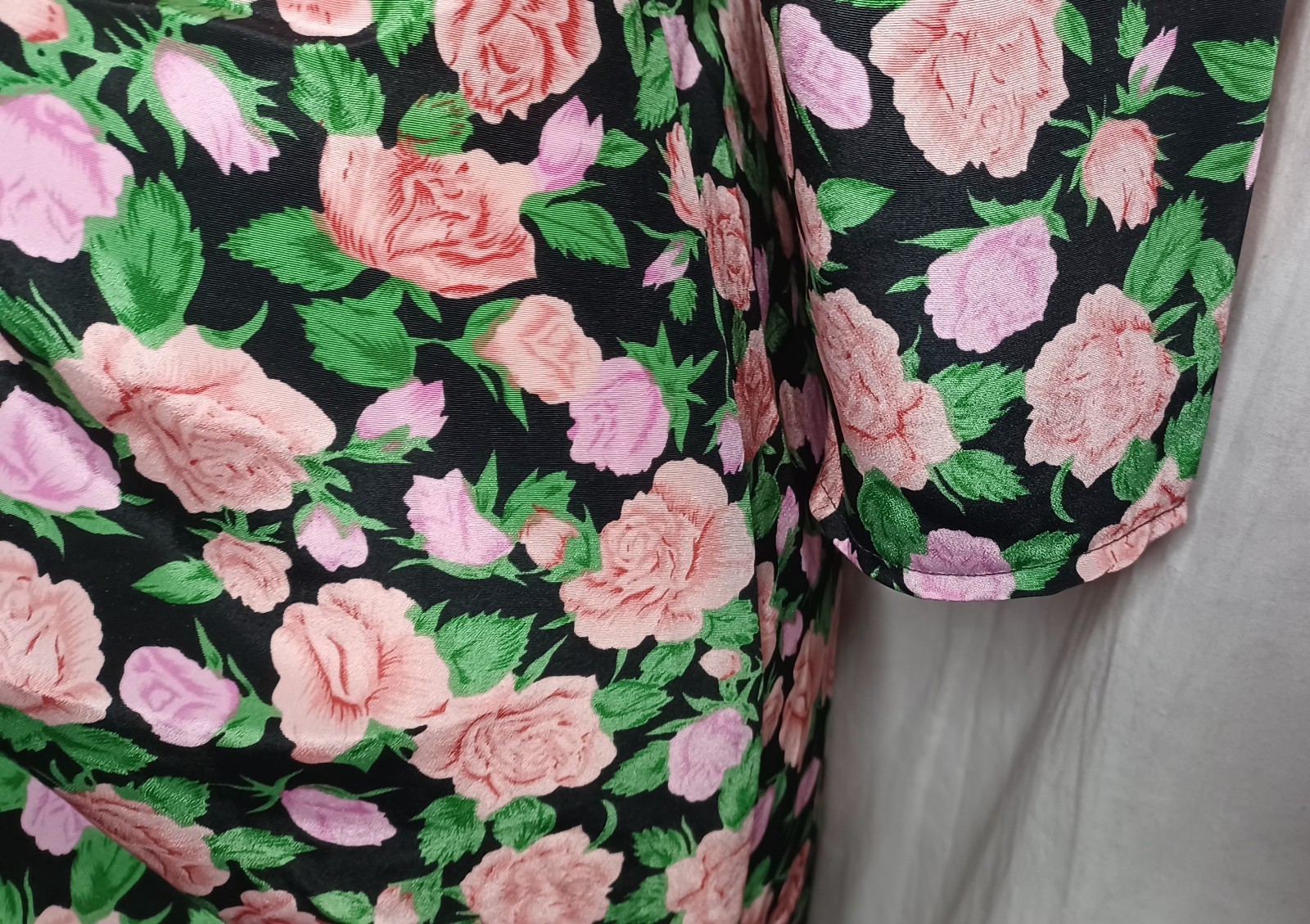 Vintage Diamond Run Dress, Black w/pink Roses. No Tag Size. D2290
