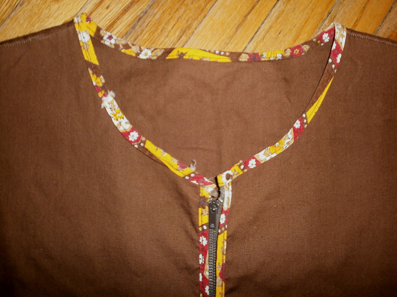 vtg 1970s BROWN ORANGE HOUSE COAT SHIRT Womens Top Vest Zip Pockets Handmade