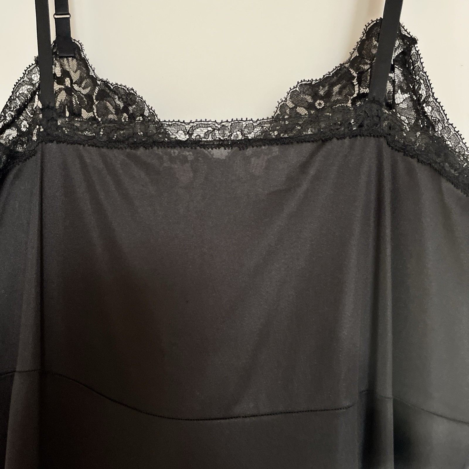 Vanity Fair Black Lace Slip Dress Nylon size 36. (L), Adjustable Straps.