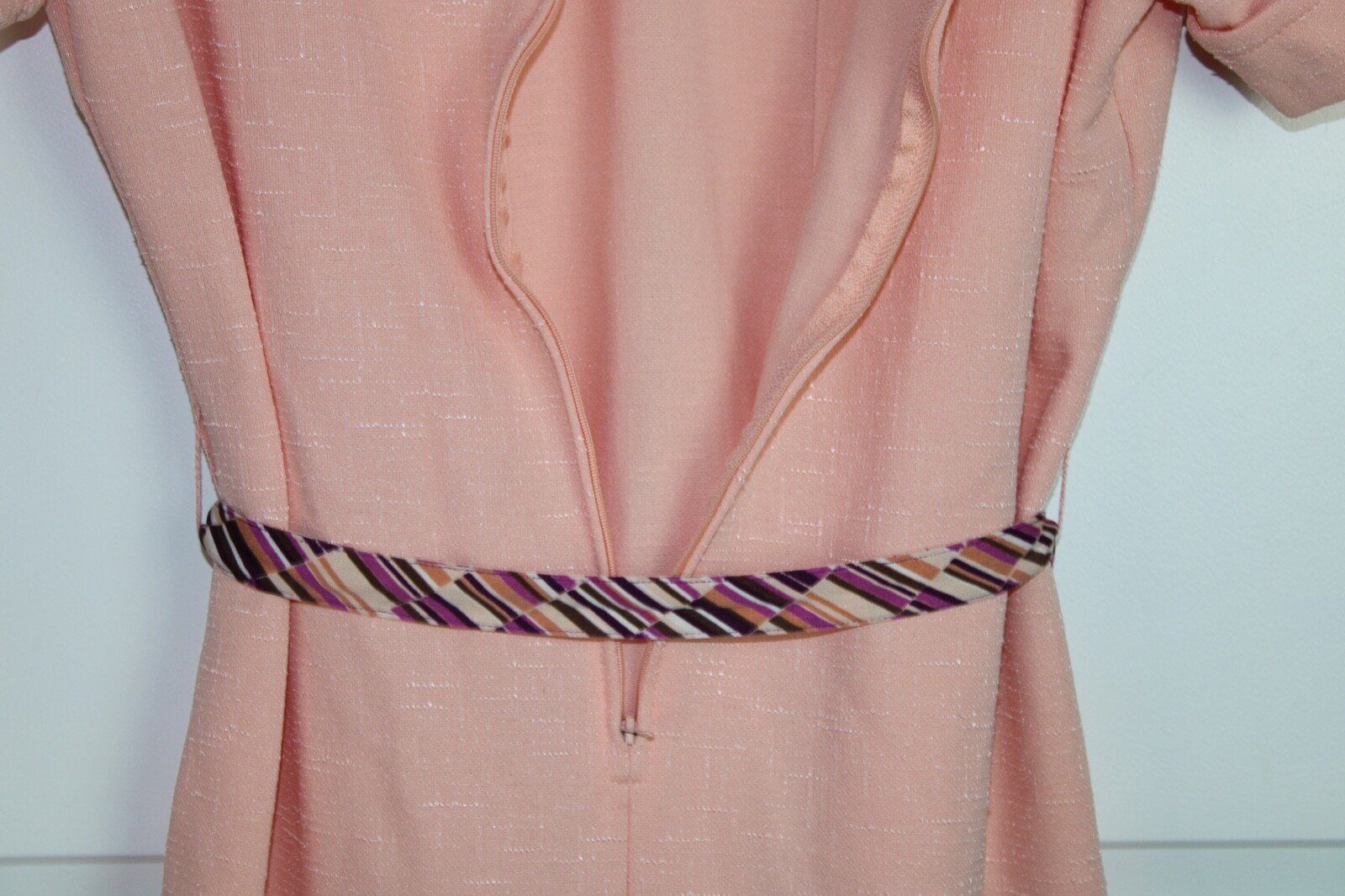 VTG 60s Mod Bleeker Street Peach Textured Fabric Shift Dress Belted Size M/L