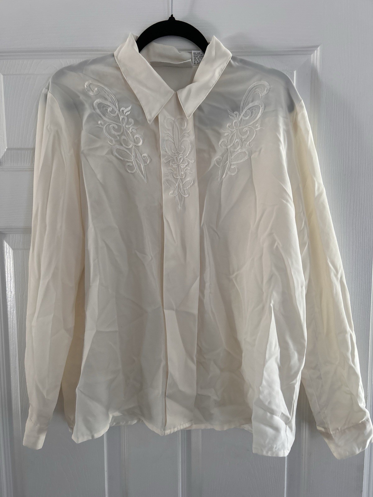 Vintage Cream Blouse – Embroidery & Pearl Button Details