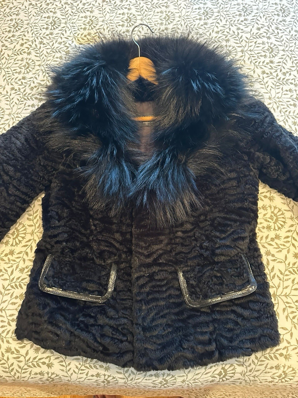 Black Fox Fur Coat with Belt – Vintage S/M