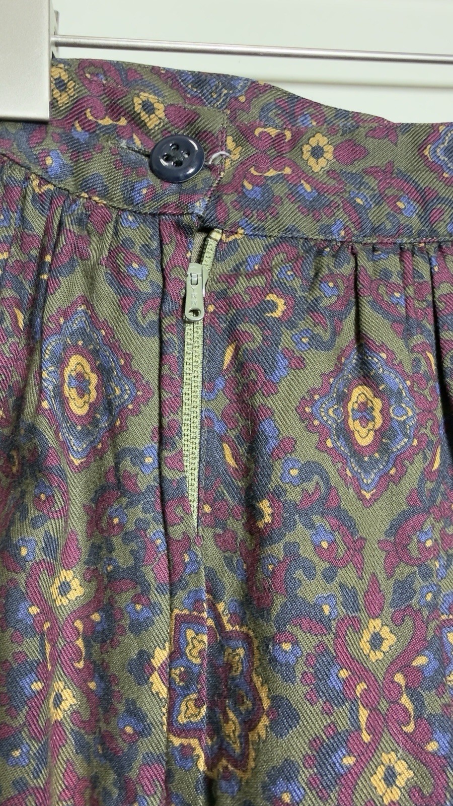 VTG Jos A Bank Skirt Suit 8 Rayon Burgundy GeometricP Paisley Mock Neck Jewish