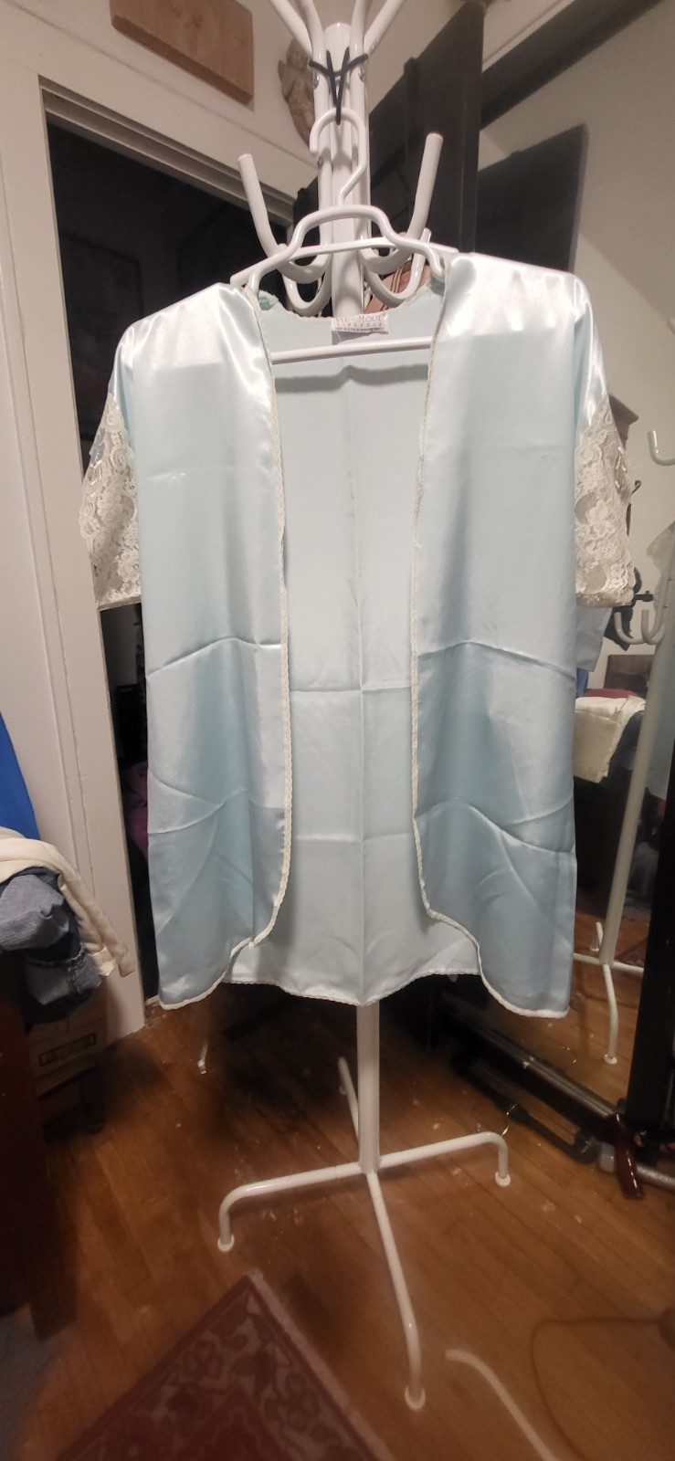 Vintage Val Mode Pale Blue Satin & Lace Trim Short Sleeve & Sash Robe S
