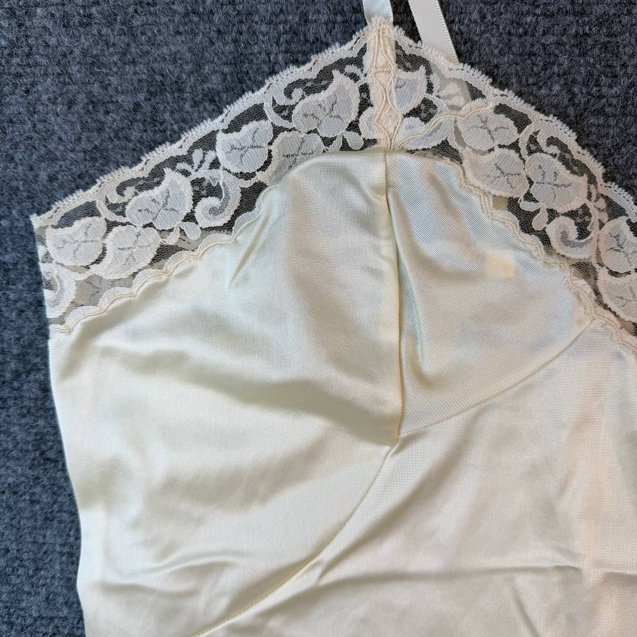 Vintage VENTURA Ivory Nylon Slip Nightgown Lace Trim Adjustable Straps 40”