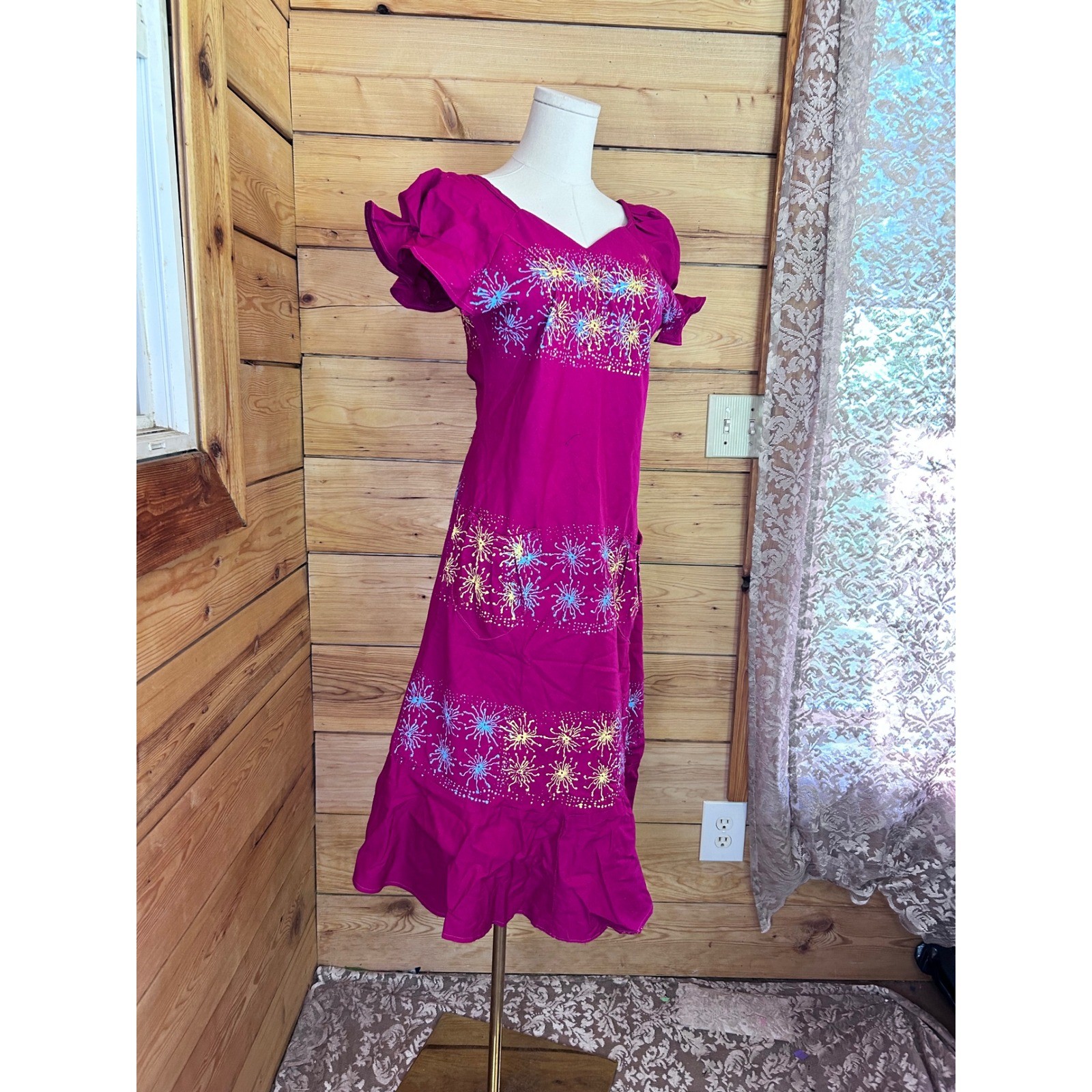 Vintage Muumuu Dress Womens Medium Fuchsia Pink Embroidered Starburst Handmade