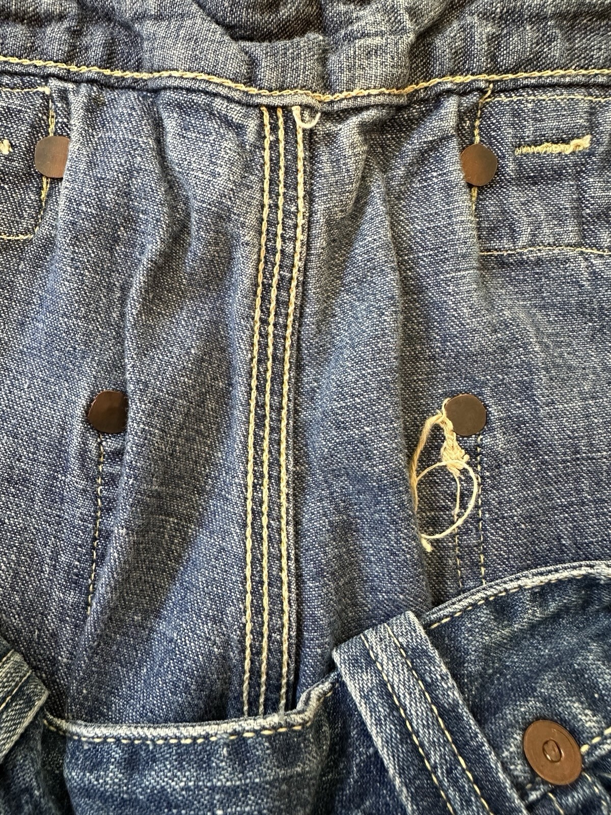 VINTAGE 1994 LEVIS 501xx FADED INDIGO DENIM JEANS MADE IN USA 35×33 Fits 33×31