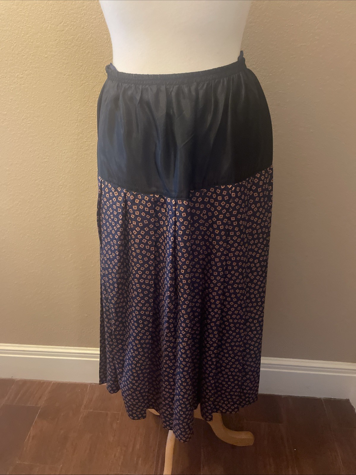 Vintage Classiques Top and Skirt Set Sz 12 Union Made USA