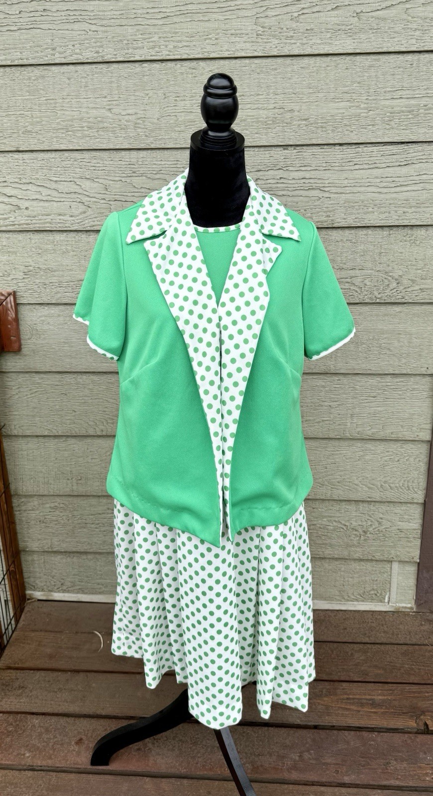 Vintage 1970’s Lane Bryant 2 Piece Green & White Polka Dot Suit Dress Jacket