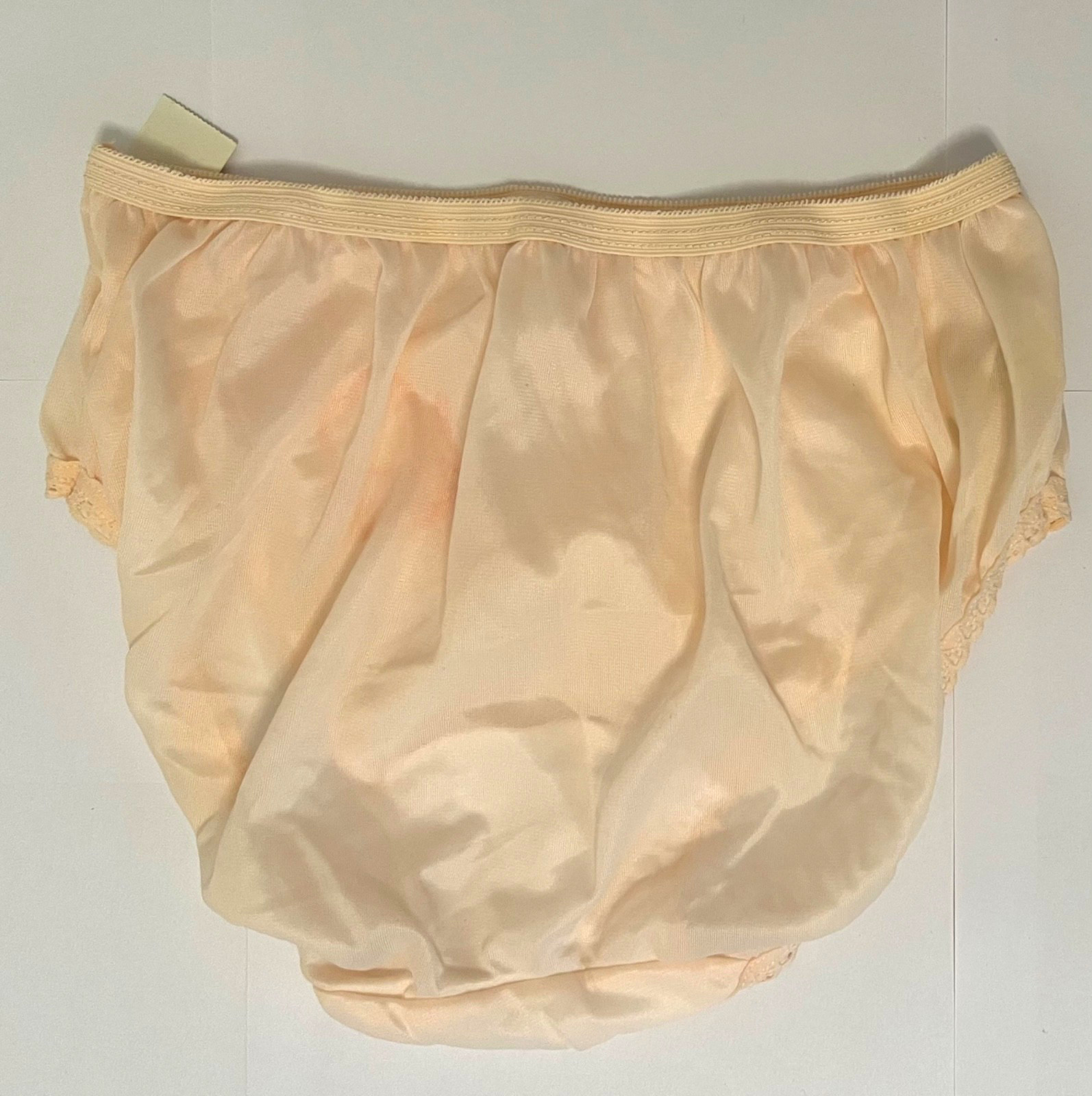 PAM UNDIES Vtg Panties Apricot Heart Embroidery Brief Lace Trim Size 4 Nylon NWT