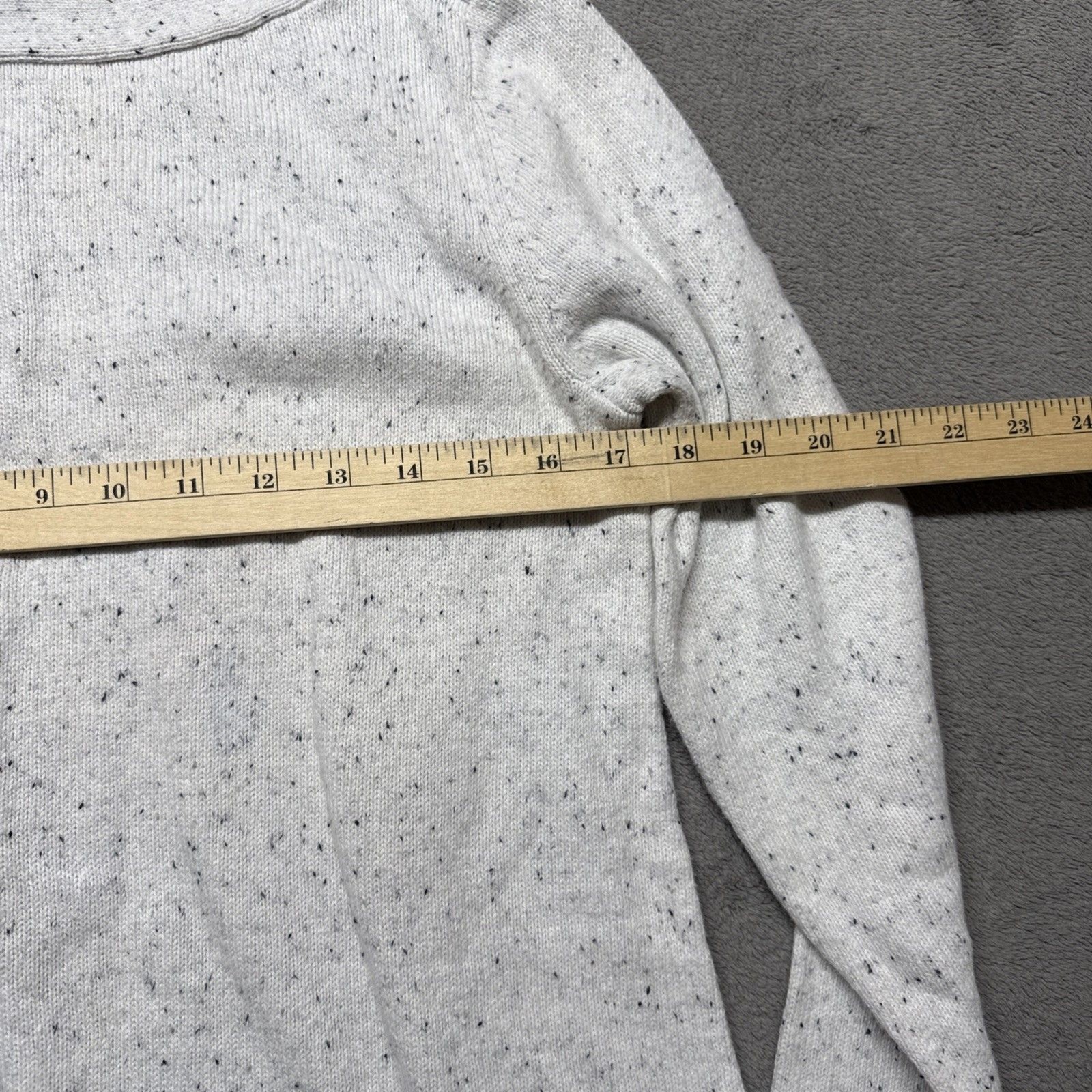 2 Women’s Sweaters Karen Scott Size M White & Tan,