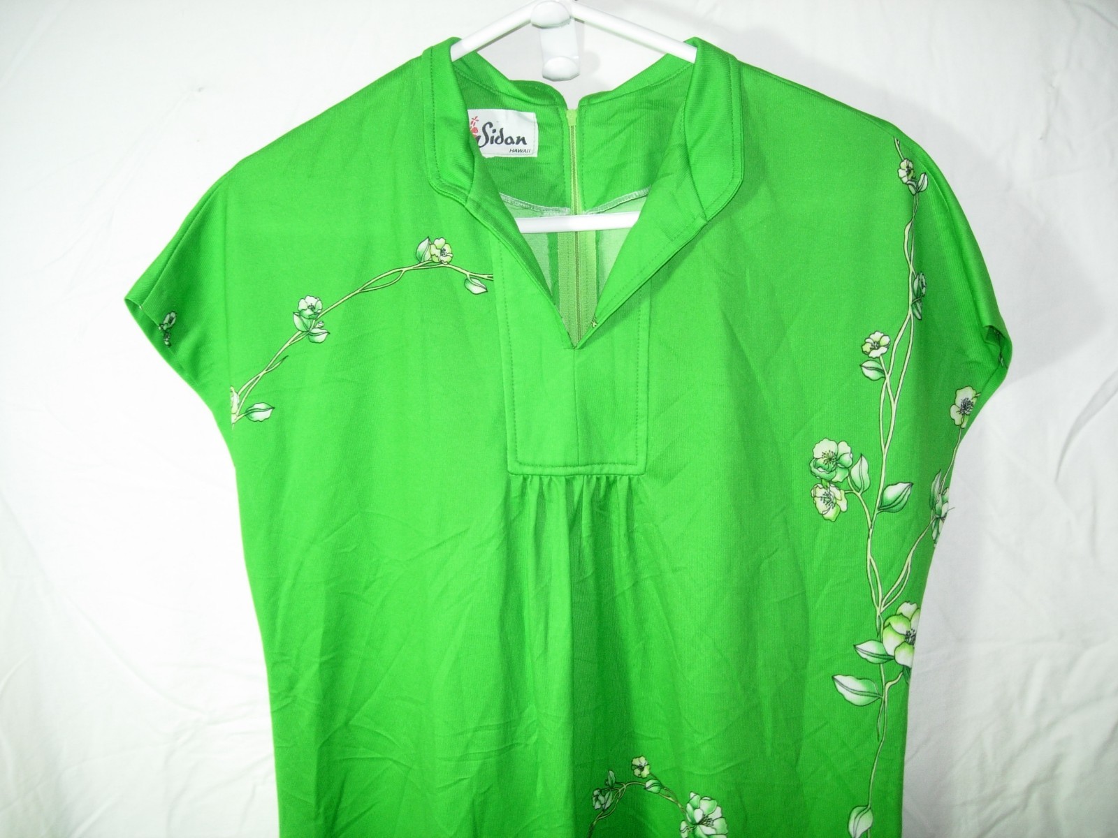 WOMENS VINTAGE 1960’S MOD LIME GREEN POLY Hawaiian ALOHA Long Dress MUUMUU M 40