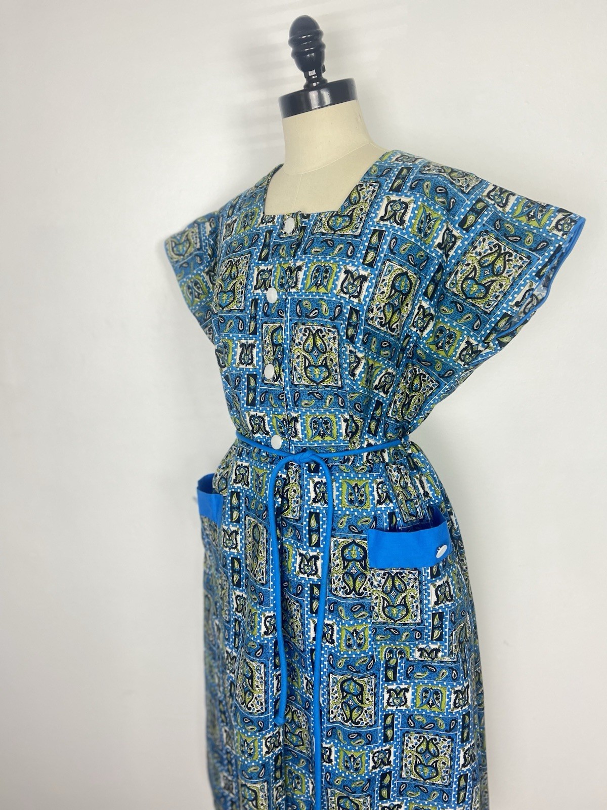 DEADSTOCK 40s 1940’s Vintage Paisley Print Cotton Tie Belt Day Dress XL 46 Bust