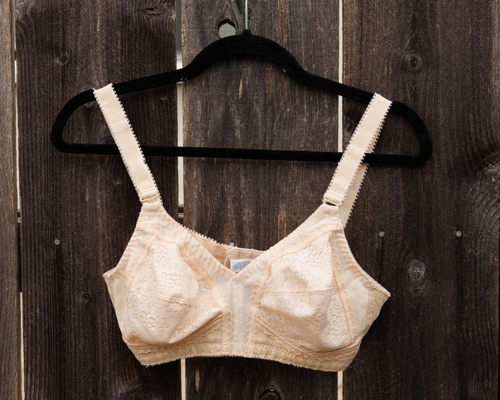Vintage Playtext 18 Hour Lace Floral 36B Bullet Bra