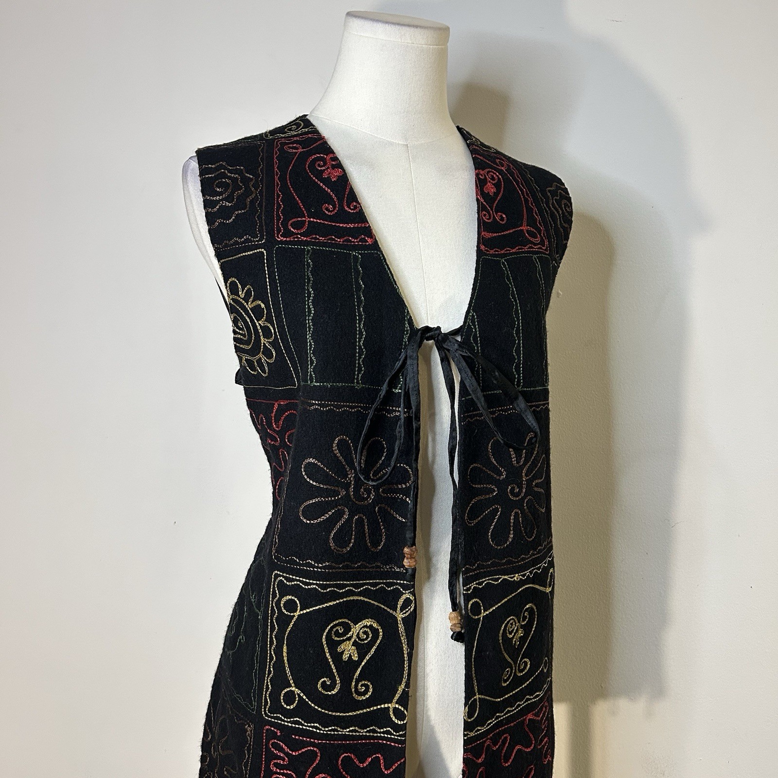 90s Kaktus Wool Fringe Vest Whimsigoth Hippie Phoebe Buffay 41 Inch Bust