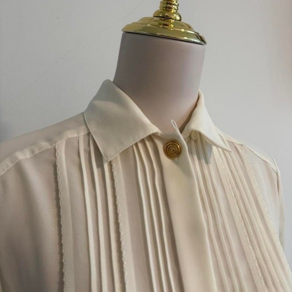 Vintage Laura & Jayme Petite Cream Pintuck Pleated Blouse Size 4