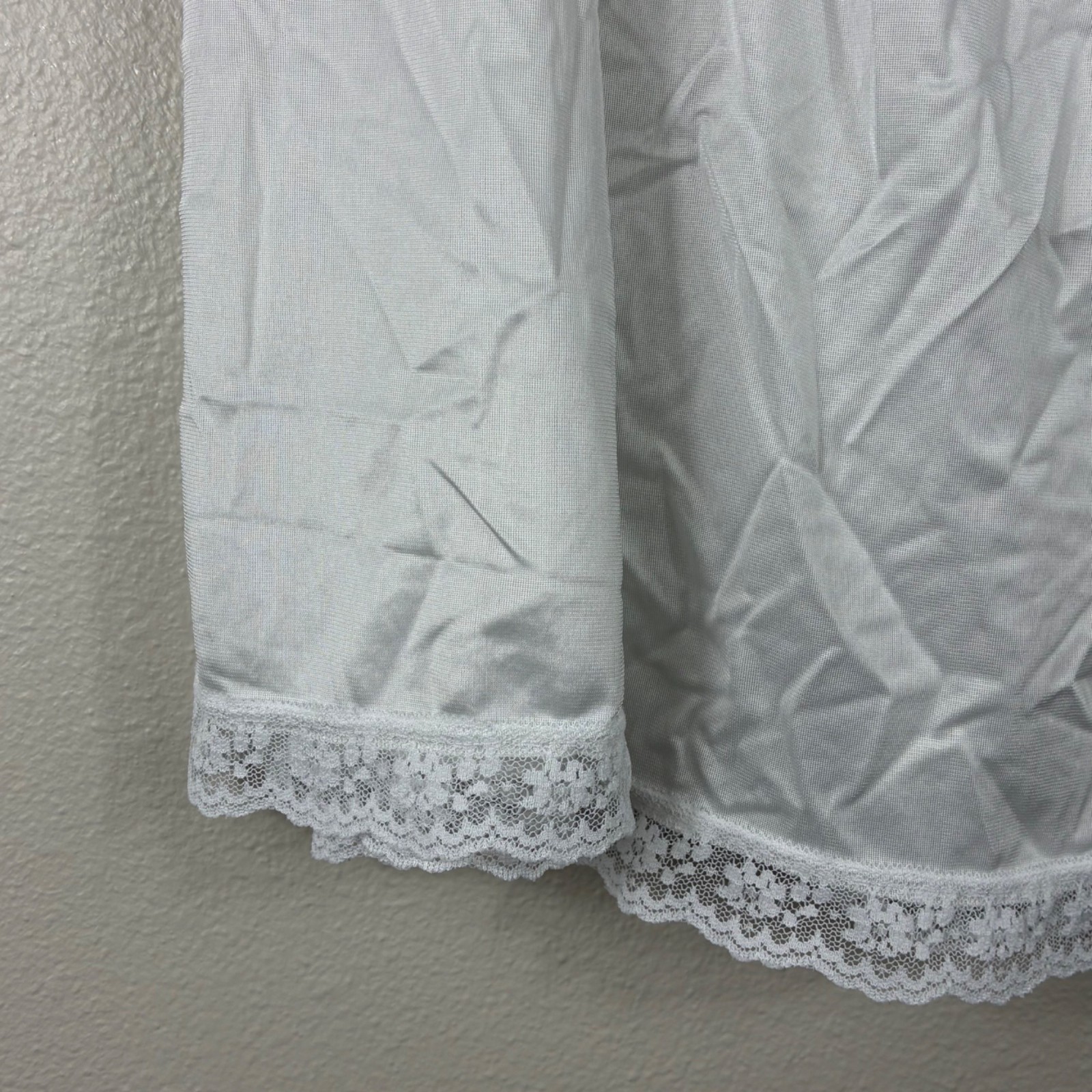 VTG 50s Velrose Ivory Satin Lace Trim Half Slip Sz 36-38 Coquette