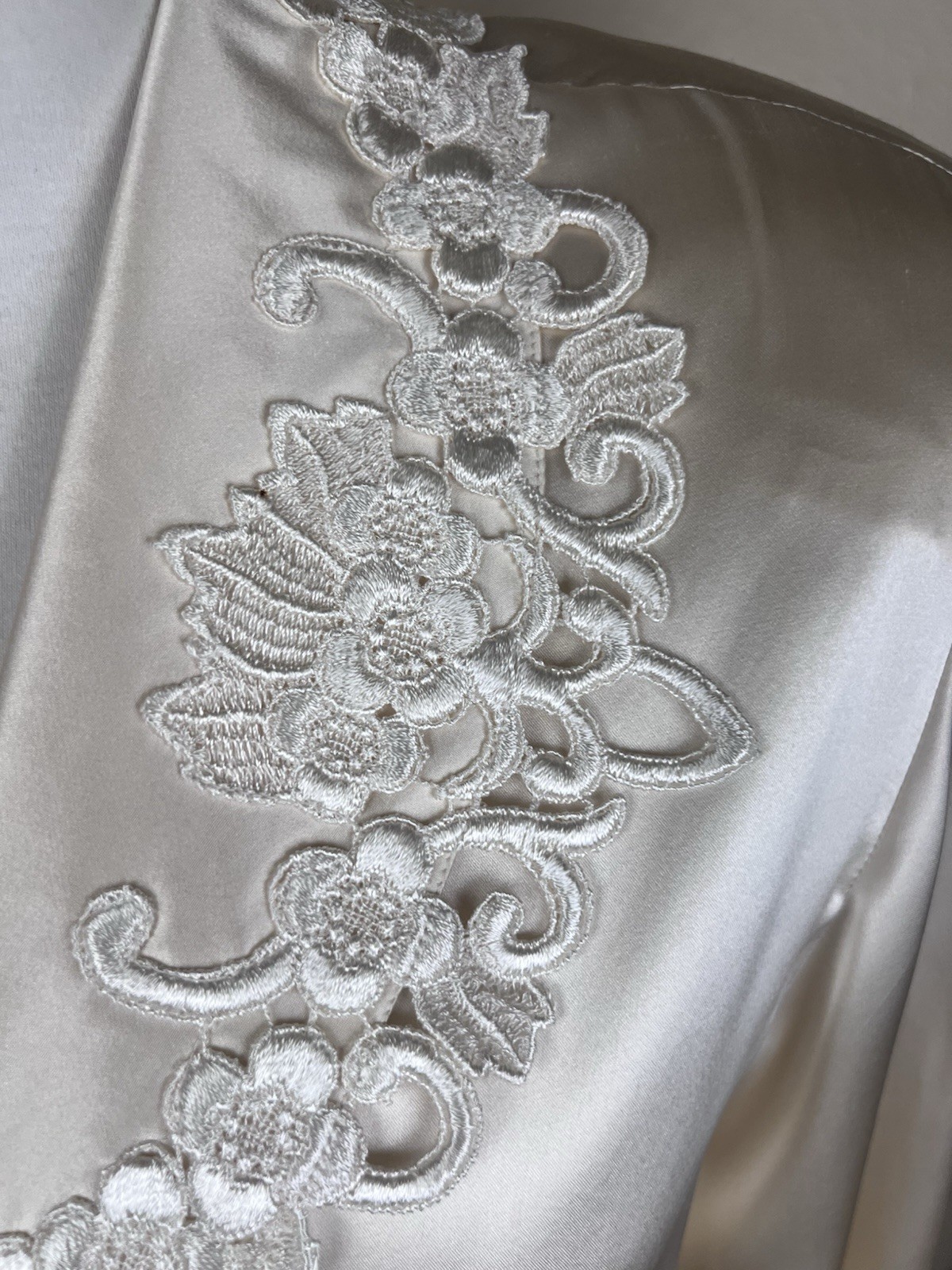 VTG 90’s Nilani Silk Blouse Embroidered Collar Buttons Petite 12 Ivory White