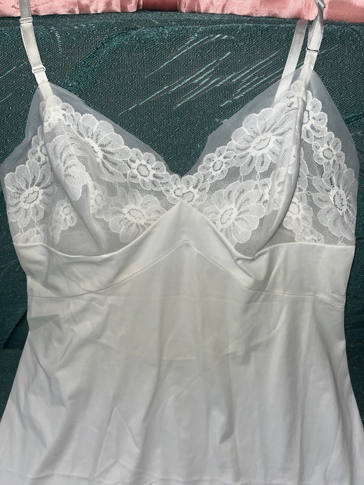 Vtg VANITY FAIR Satin Full Slip Sz 34 Bridal Floral Lace Trim Chiffon Nylon