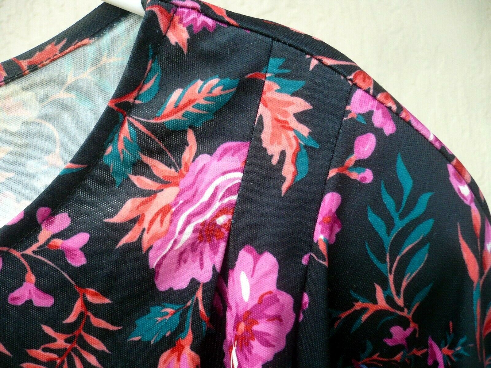 VTG 80S ACT 3 MULTI COLOR FLORAL PLUS 2X 1X BANDED BLACK SILKY BLOUSE WOMEN POLY