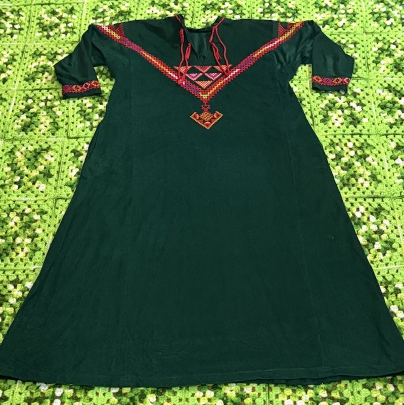 Vtg Hippie Groovy House Dress Boho Green Retro Embroidery Details