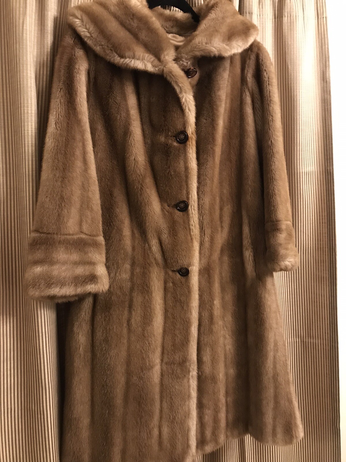 Vintage 60’s “Mincara”Russel Taylor Faux Taupe Mink Fur Jacket -size M 8-10