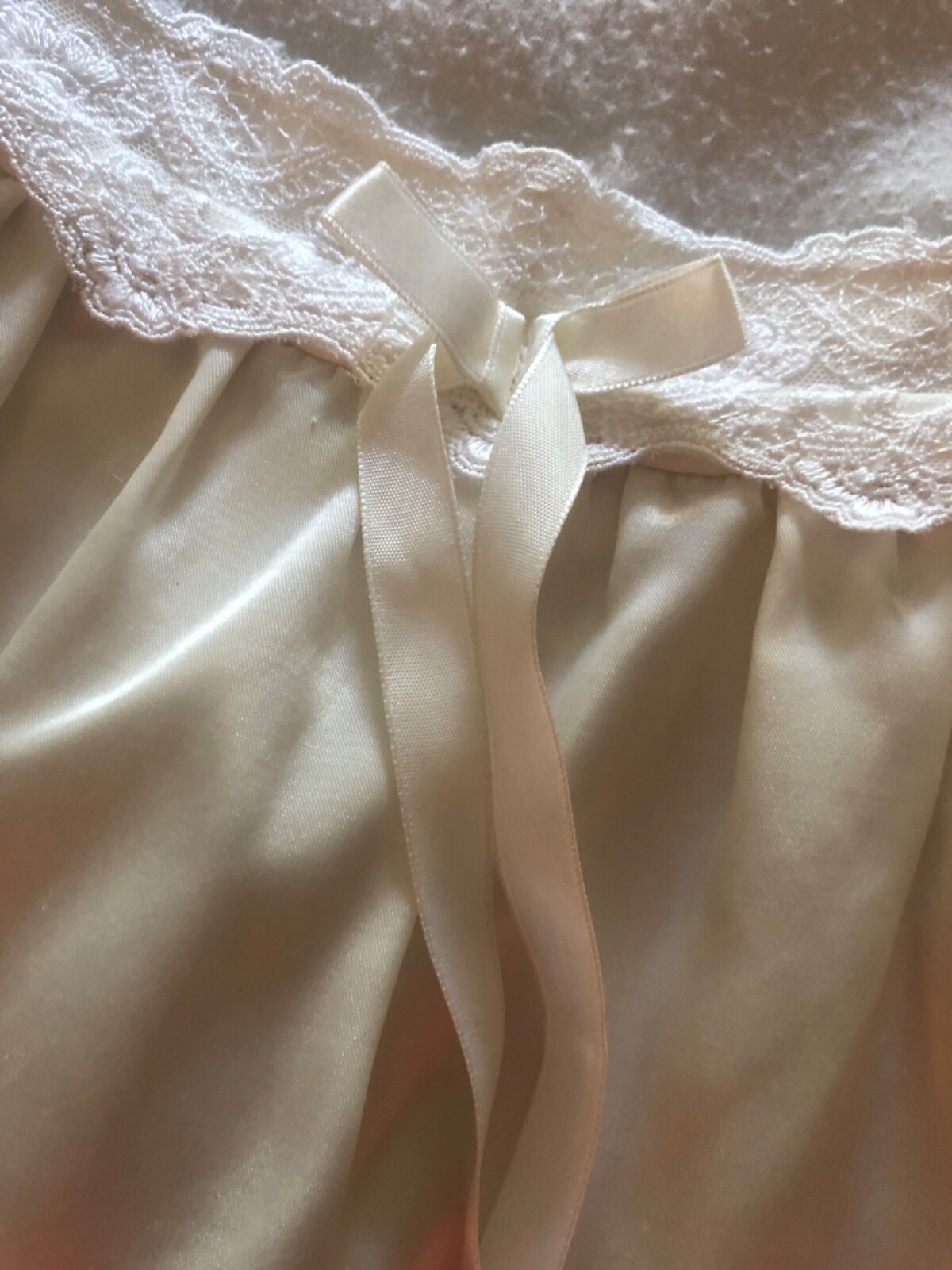 Delicates Vintage Victorian Style Nightgown Gown Satin Warm Lined Ivory Large