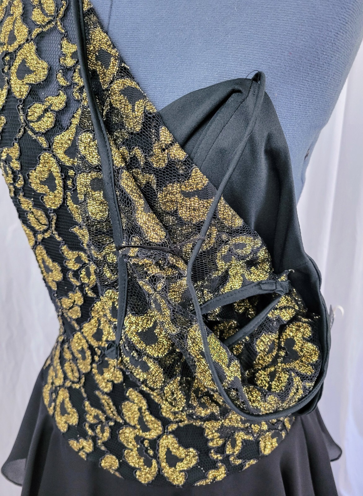 Vintage Late Edition Gold & Black Lace Bodice Dress w Tiered Skirt Size 10
