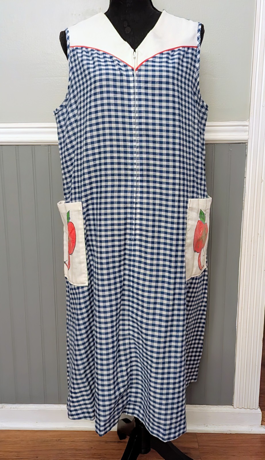 Vintage 60s Komar Womens Housedress Sleeveless Blue & White Gingham Apple Sz L