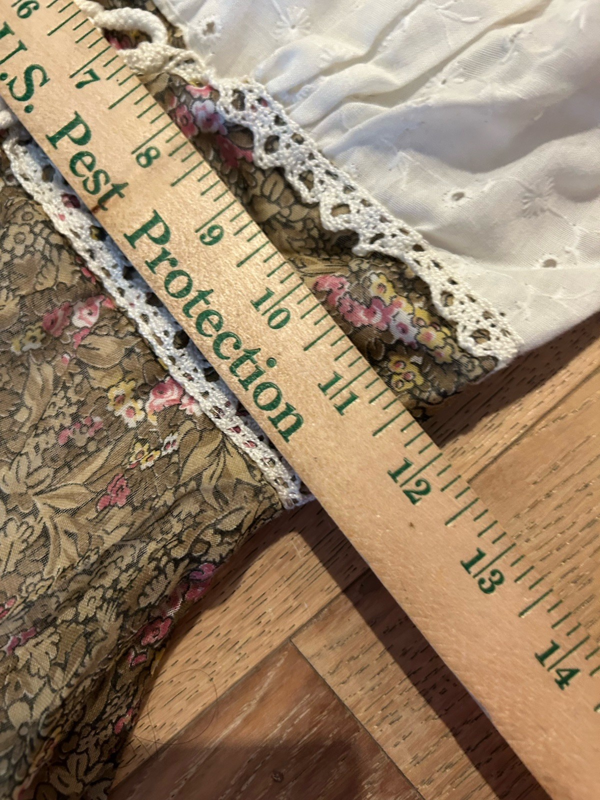 Vintage 1979’s Prarie Dress Women’s Ivory Eyelet Lace Corset Floral Cottage Core