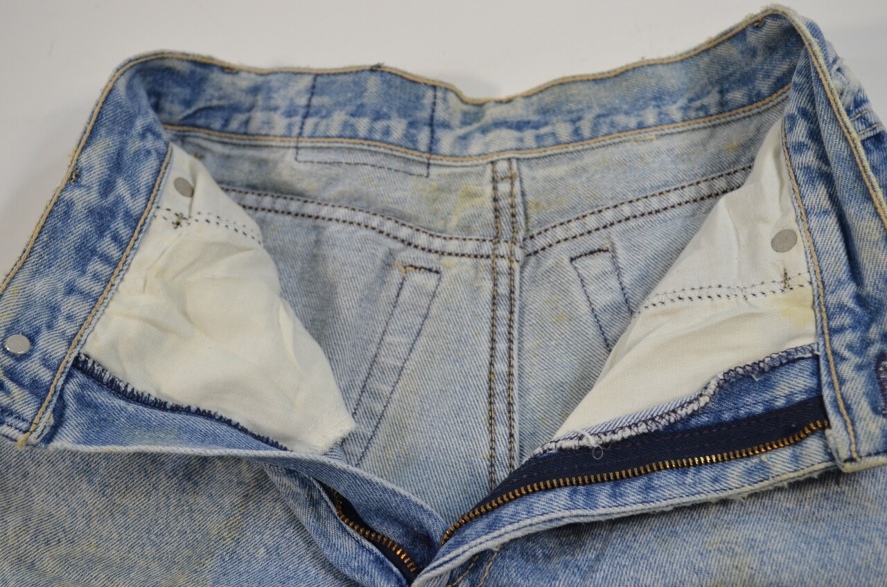 Vintage 80’s Levi’s Women’s Jeans Light Wash Denim Size 9 Made in USA