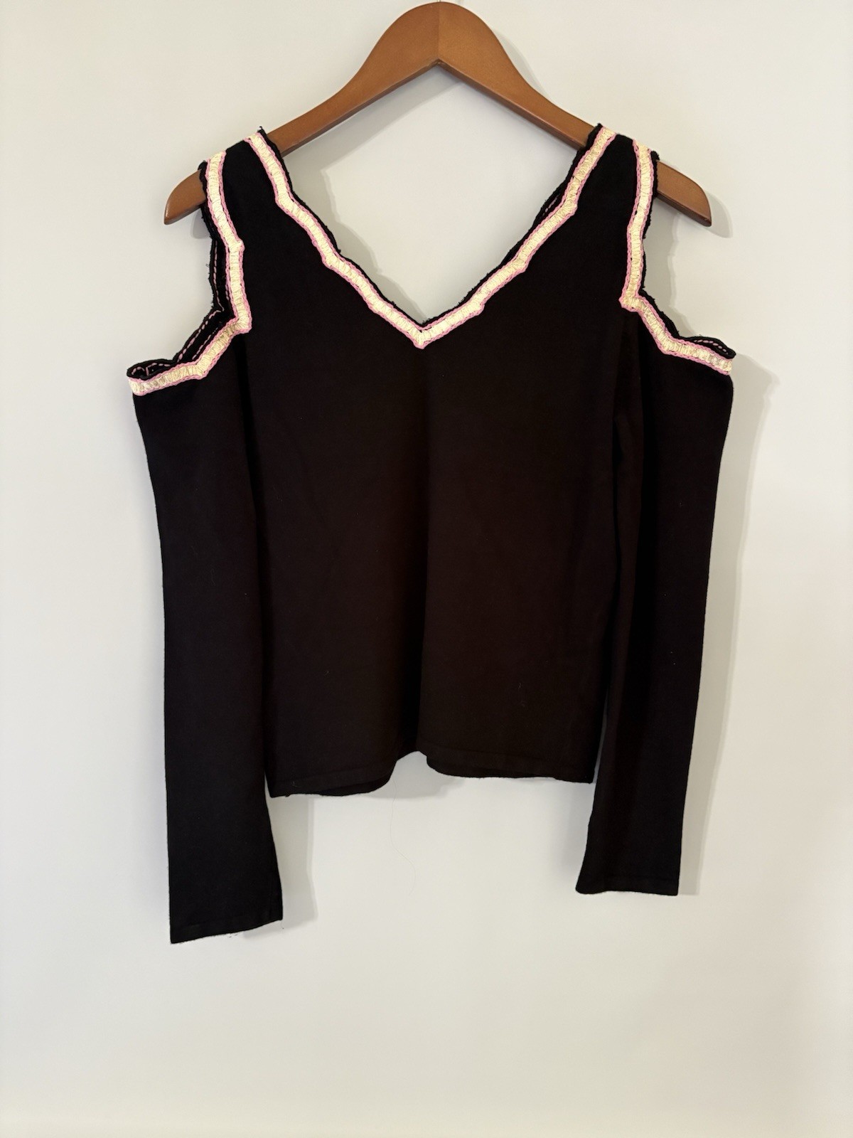 Dolce Cabo Y2K Sweater Black Embroidered Floral Cold Shoulder Women’s Large