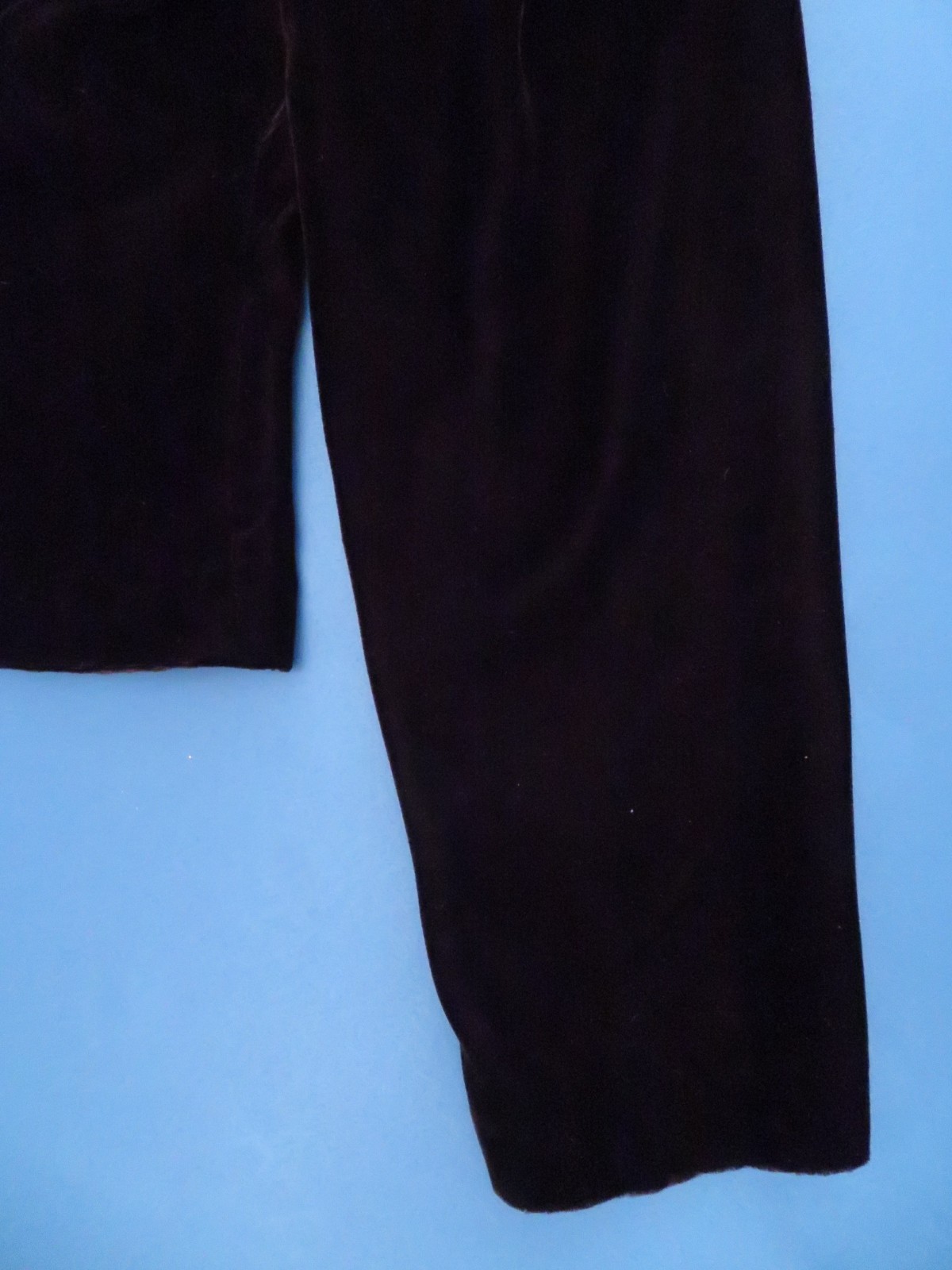 VINTAGE Donna Morgan Skirtsuit. Black Velvet Jacket. Cream/Ivory/Off-White Skirt