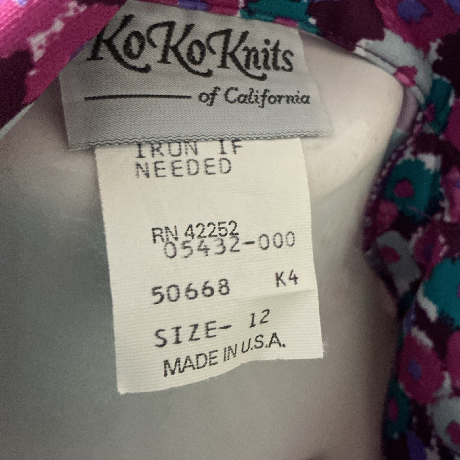 KoKo Knits Of California Blouse Size 12 1/2 Button Collar Polyester 1970s