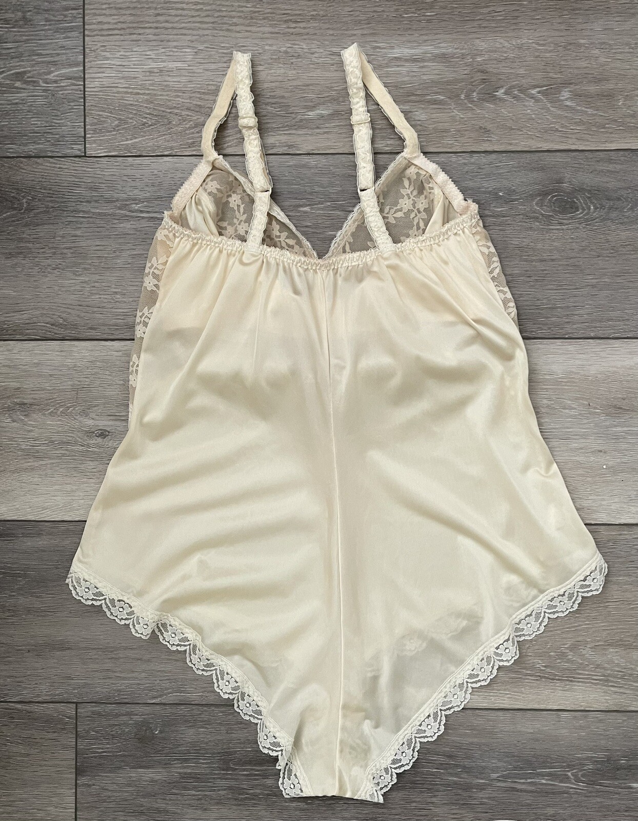 Vtg YOUNG SMOOTHIE Ivory Satin Nylon Lace Underwire Body Suit Teddy Shaper 36D