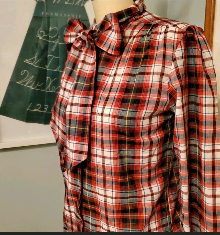 1960s Vintage Tartan Plaid Button Down Blouse with Pussy Bow Size Small-Medium