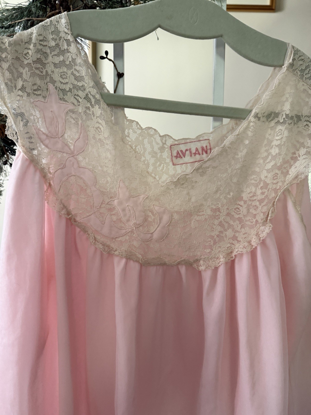 Vintage 60s early 70s Avian Nightgown Size M
