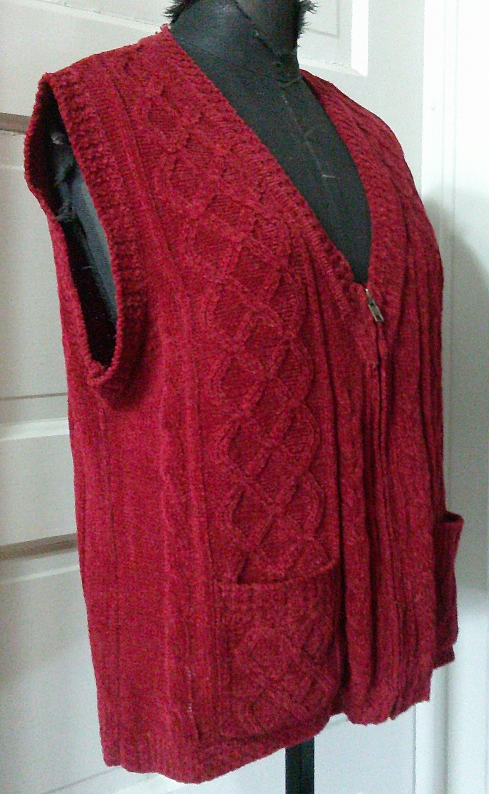 90’s ERIKA & CO Wine Red Zip Up Acrylic Cardigan Sweater Vest L