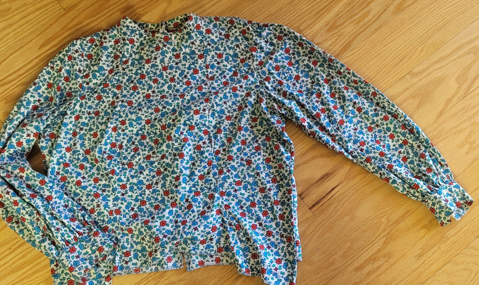 Vintage 1960’s – 1970’s Summer Floral, Long Sleeved, Hippie, Prairie Med/Lg.