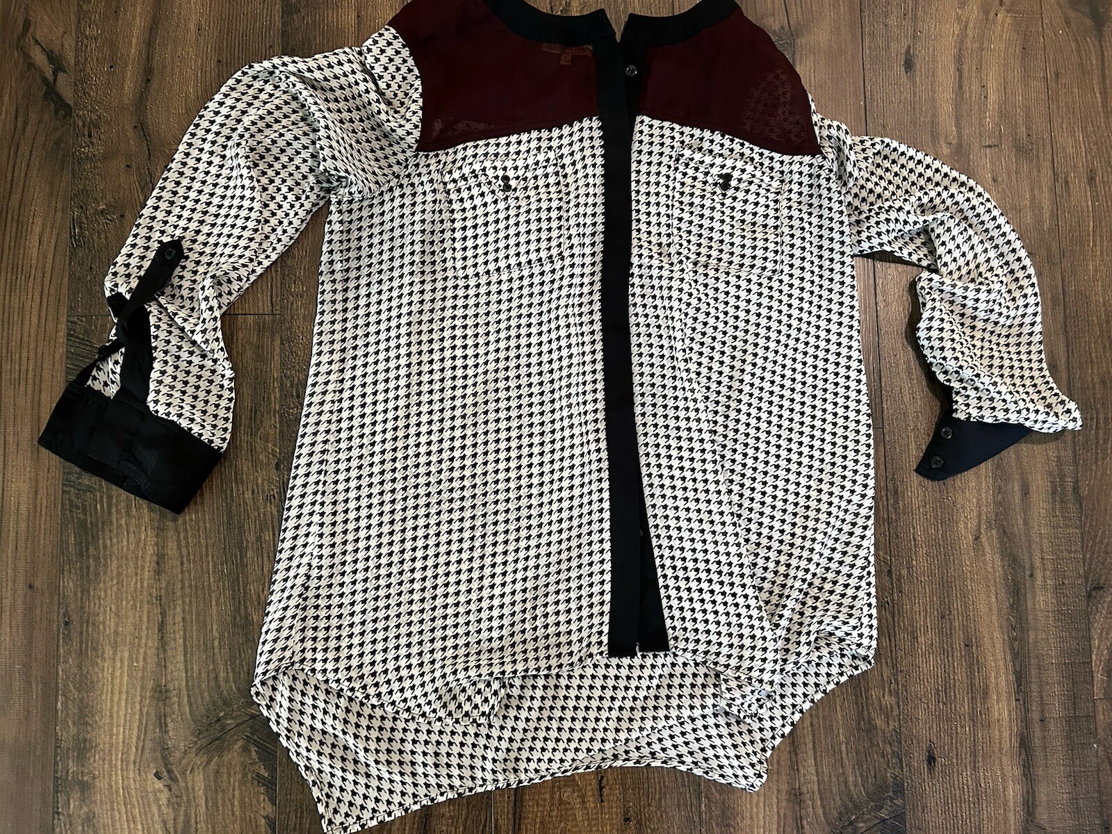 VNTG Democracy Womens long roll tab sleeve houndstooth button up size Large