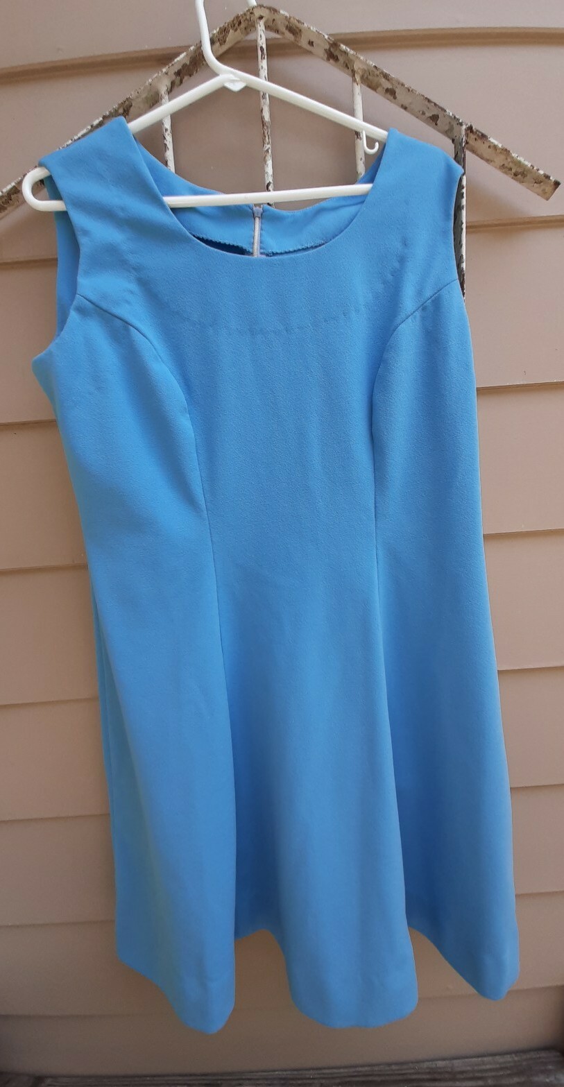Vintage 70’s Womens dress princess style sleeveless turquoise 16/18 ?