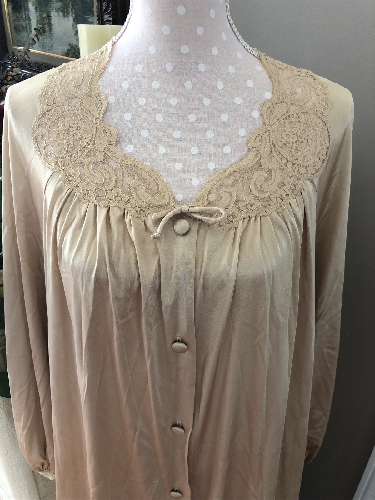Vtg Robe Long Nylon Beige/Gold Lace Trim Long Sleeve Women’s Size Large
