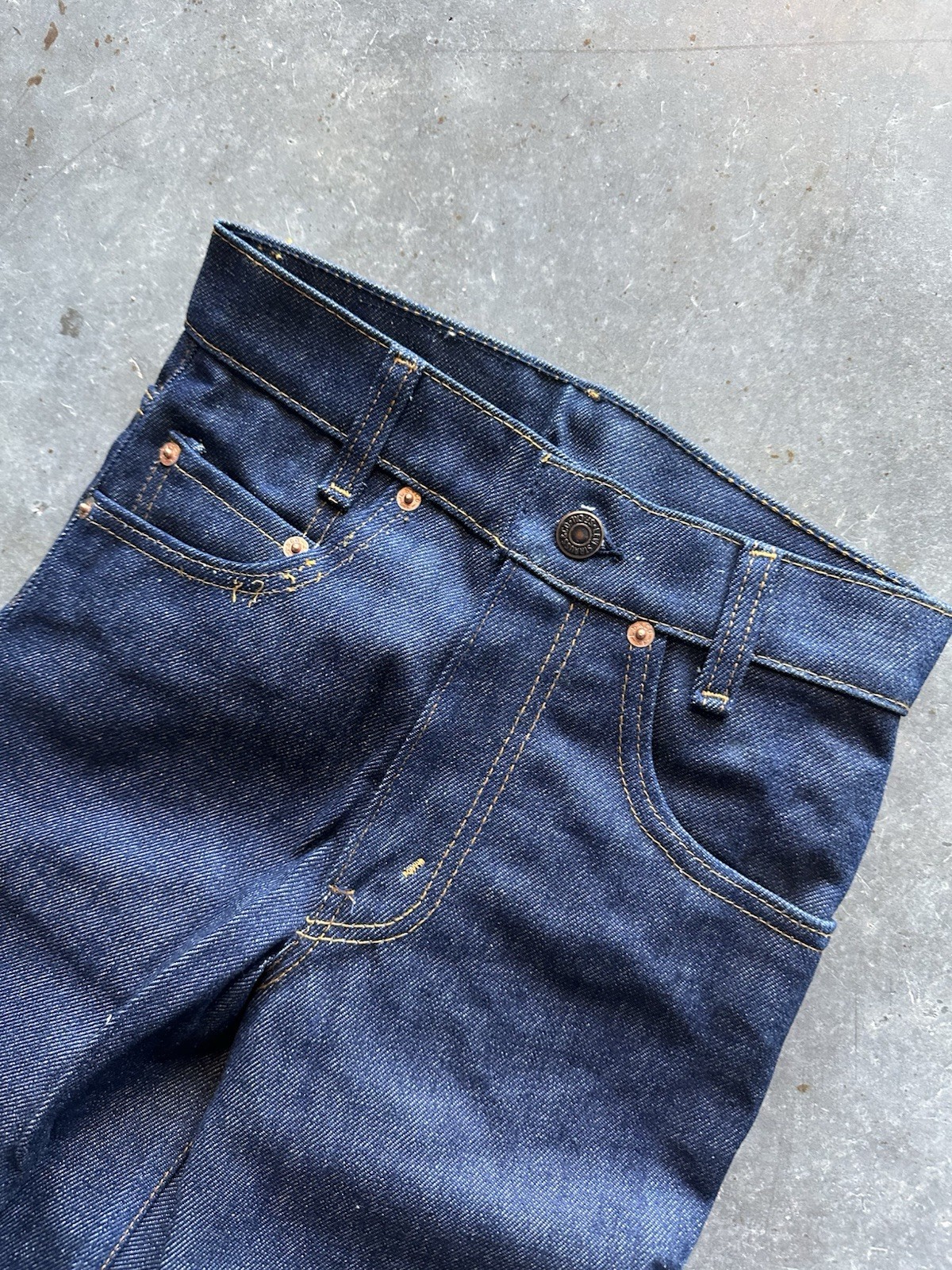 Vintage 80s Deadstock Levi’s Straight Leg Denim Jeans 22 X 31